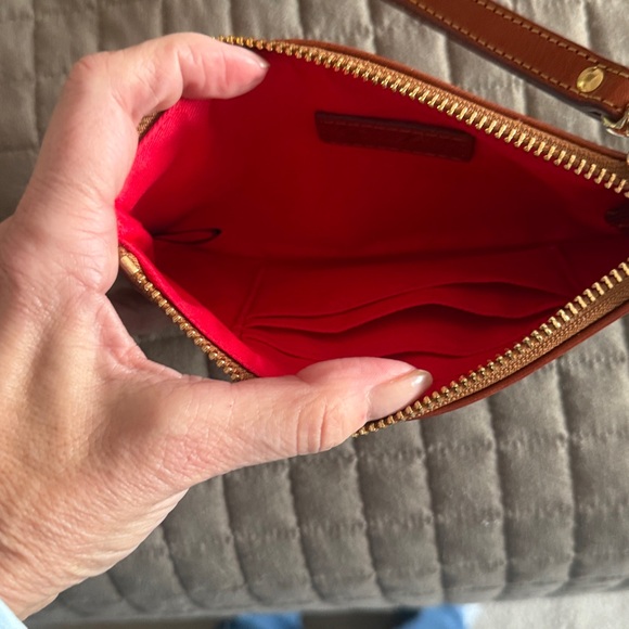 Dooney & Bourke MSU wristlet - Picture 2 of 2